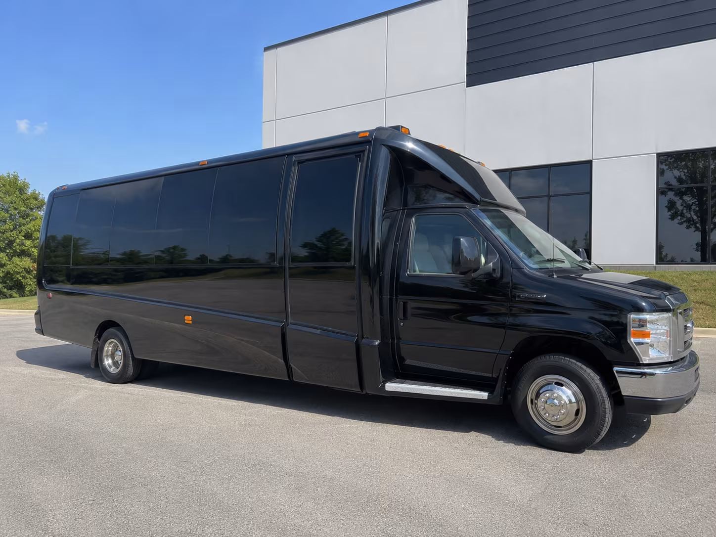 Redlands Winery Tour & Pub Crawl Transportation