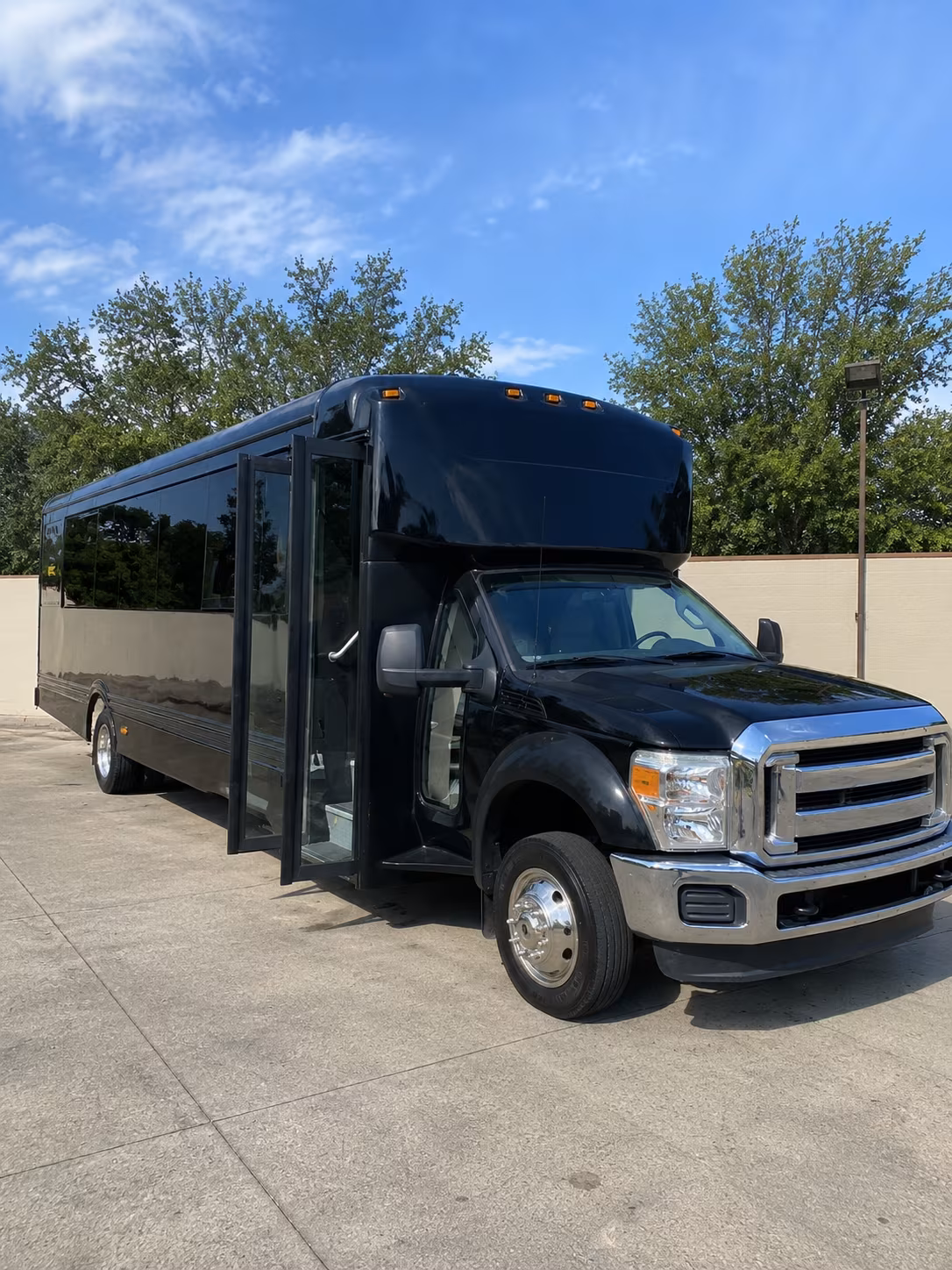 San Bernardino Winery Tour & Pub Crawl Transportation party bus exterior